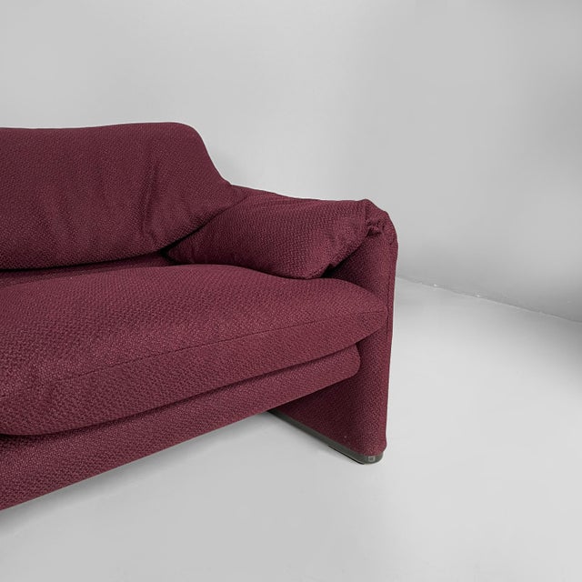 Textile Modern Italian Brown Fabric Sofa by Vico Magistretti for Cassina, 1970s For Sale - Image 7 of 12