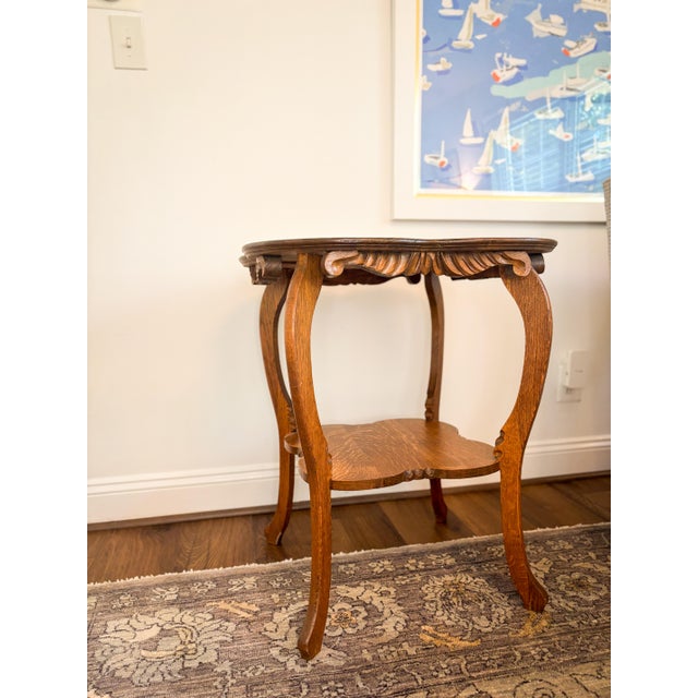 Early 20th Century Antique Quarter-Sawn White Oak Accent Table With Lower Shelf For Sale - Image 5 of 7