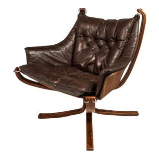 Mid-Century Modern Winged Falcon Chair in Original Leather by Sigurd Ressel for Vatne Møbler, Circa 1970s, Norway For Sale