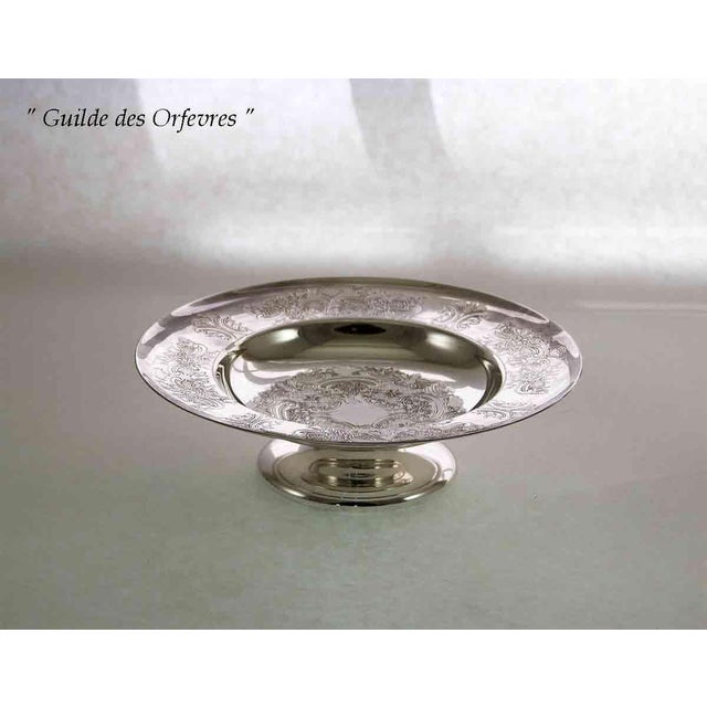 1970s 1970s New Round Embossed Silverplate Fruit Dish by Barker Ellis for I. Freeman & Sons For Sale - Image 5 of 12