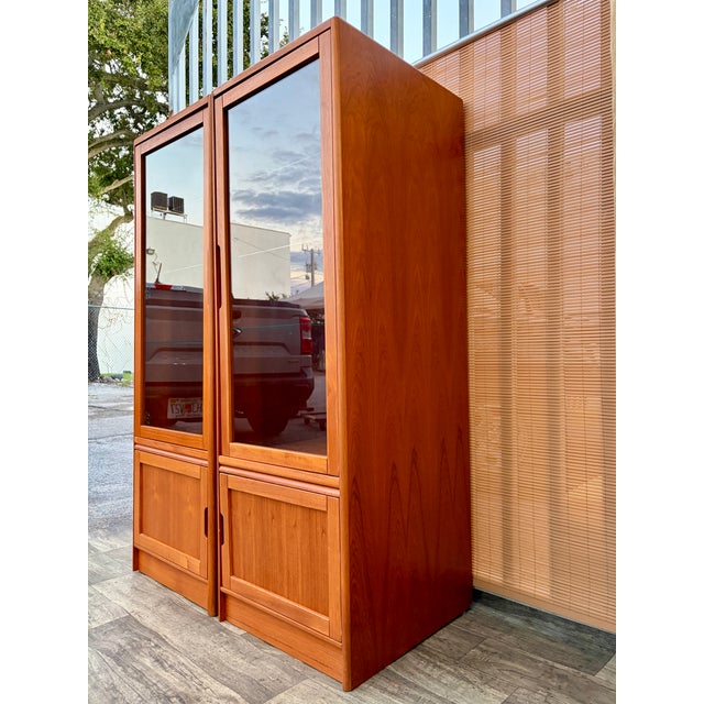 A Pair of Mid-Century Modern Danish Lighted Curio Display Cabinets by Sun Cabinet. Circa 1970s For Sale - Image 9 of 18