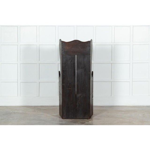 19th Century English Pine Vernacular Wingback Tavern Settle, 1880s For Sale - Image 15 of 16