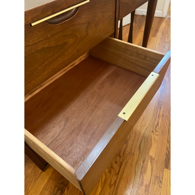 Brown 1950s Kent Coffey Tableu Mid-Century Modern Walnut Desk With Brass Accents For Sale - Image 8 of 11