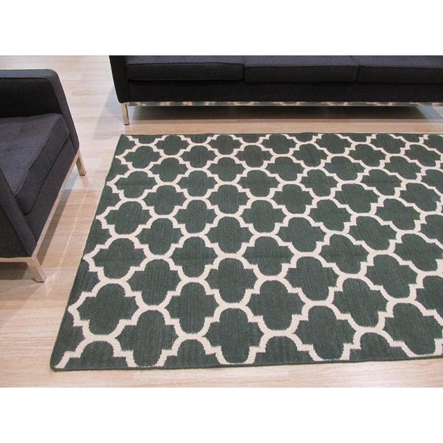2020s 9x12 Green Flat Weave Wool Lattice Trellis Geometric Modern Carpet Rug For Sale - Image 5 of 6