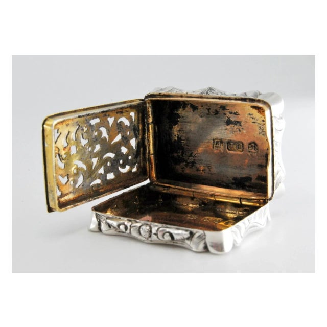Victorian Silver and Gold Vinaigrette Box with Engravings For Sale - Image 3 of 11