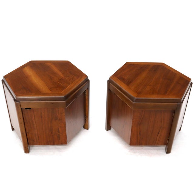 Late 20th Century Pair of Hexagon Walnut End Side Tables w/ One Door Cabinets Storage Compartment For Sale - Image 15 of 17