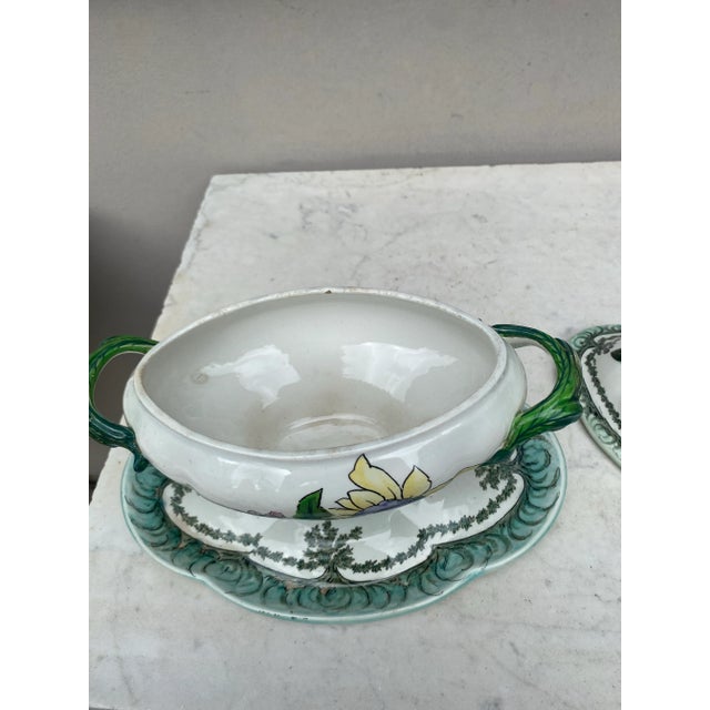 French Faience Sunflower Tureen Creil Et Montereau, Circa 1890 For Sale - Image 10 of 10