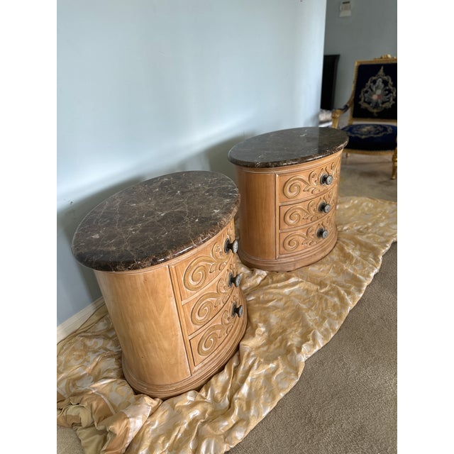 Pair of Vintage Henredon Villandry Collection French Provincial Oval 3-Drawer Nightstands With Marble Tops For Sale - Image 6 of 15
