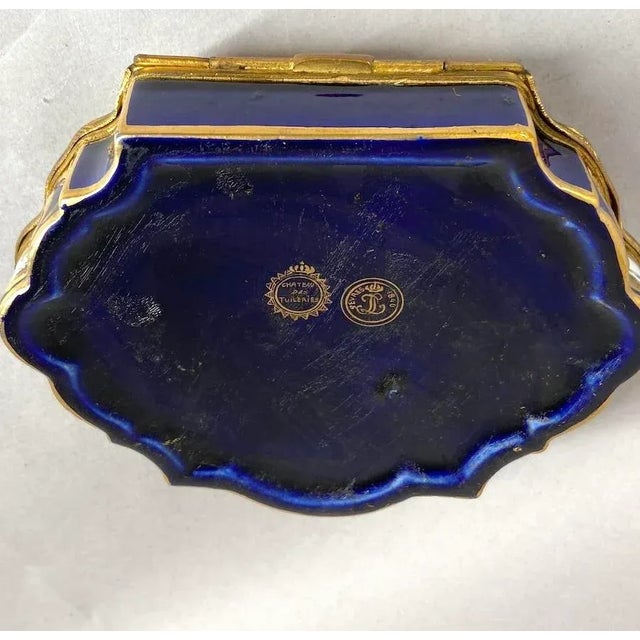 Manufacture de Sevres Antique 19th Century French Sevres Porcelain Box in Royal Blue and Gold Decoration For Sale - Image 4 of 12