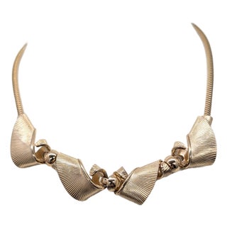 Vintage 1950s Signed Napier Book Piece Goldtone Ribbon Necklace For Sale