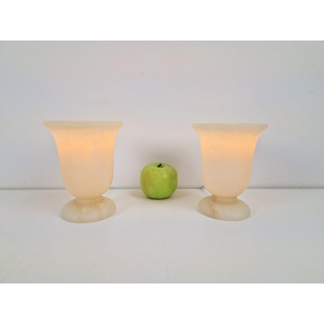 Neoclassical Goblet-Shaped Alabaster Table Lamp, Spain, 1980s, Set of 2 For Sale - Image 6 of 7