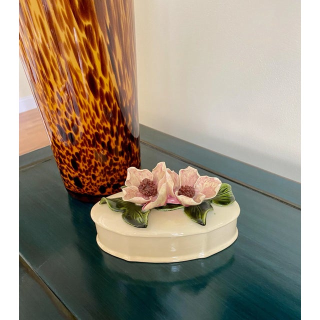 Late 19th Century Magnolia Covered Ceramic Box For Sale In New York - Image 6 of 8