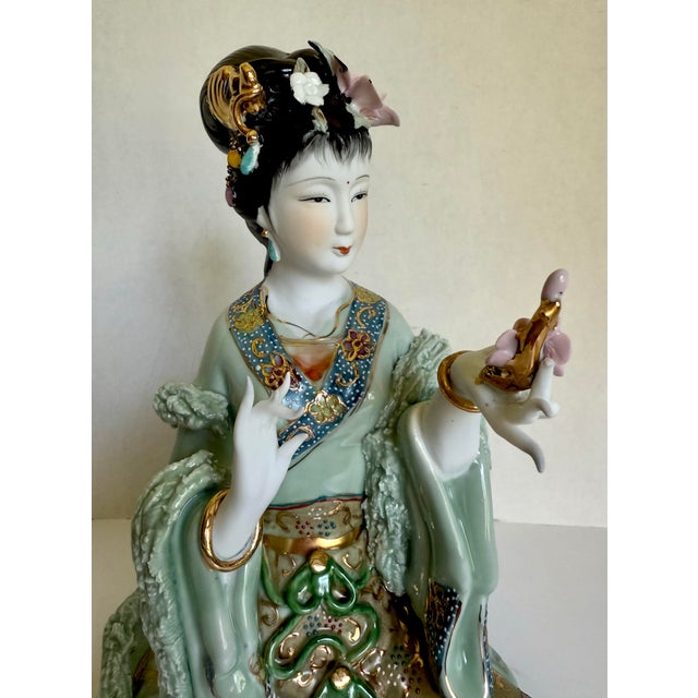 Chinoiserie Vintage Chinese Porcelain Seated Court Lady With Gilt Accents For Sale - Image 3 of 12