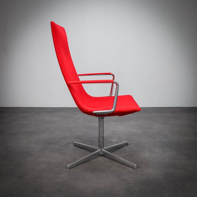 Catifa 70 Swivel Lounge Chairs by Arper, Italy, 2000s, Set of 2 For Sale - Image 4 of 10