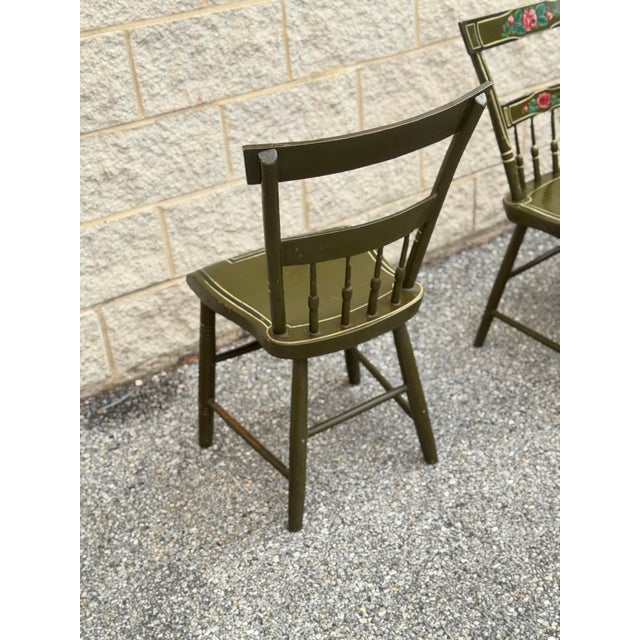 Wood Antique American Hand-Painted Floral Folk Art Plank Seat Chairs - Set of 4 For Sale - Image 7 of 12