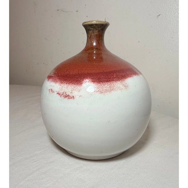 Vintage 1970's Deborah Slahta Studio Handmade Ox Blood Red White Pottery Vase For Sale - Image 10 of 10