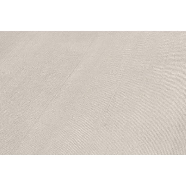 2010s Rug & Kilim’s Plain Modern Rug in Solid Silver and Off-White Tone-on-Tone For Sale In New York - Image 6 of 7