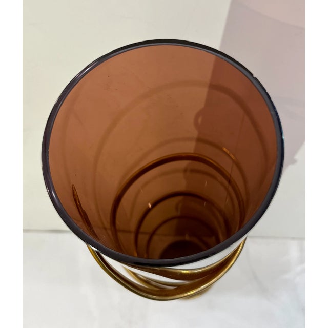 1970s Italian Organic Brass Snake Swirls Brown Lucite Tall Vase For Sale In New York - Image 6 of 12