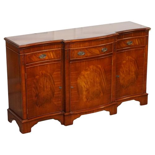 Vintage Serpentine Bow Front Sideboard with Drawers & Cupboard from Wade Furniture For Sale - Image 18 of 18