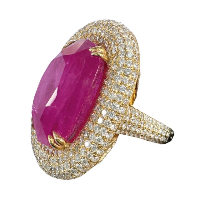 Metal 23.61 CTW Mid-Century Burmese Ruby & Diamond 18k Yellow Gold Ring, Size 4 For Sale - Image 7 of 13