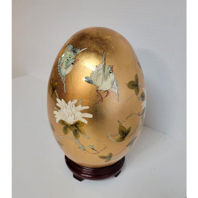 Japanese Large Chinoiserie Gold Leaf Porcelain Egg With Birds & Chrysanthemums For Sale - Image 3 of 9
