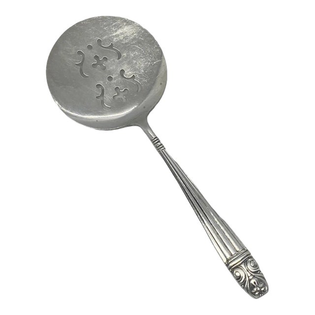 1944 Wallace Harmony House “Danish Queen” Silver Plate Tomato Server For Sale