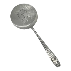 1944 Wallace Harmony House “Danish Queen” Silver Plate Tomato Server