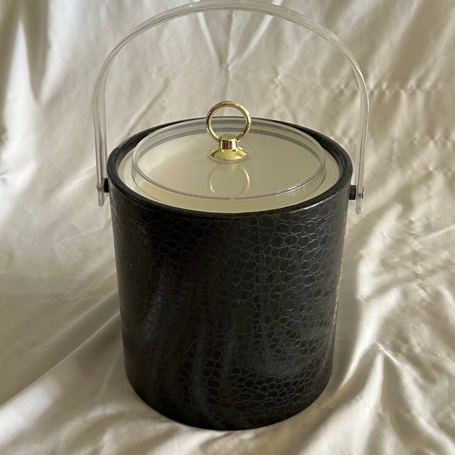 Vintage Mid-Century Modern Alligator Embossed Lucite Ice Bucket For Sale In Las Vegas - Image 6 of 8