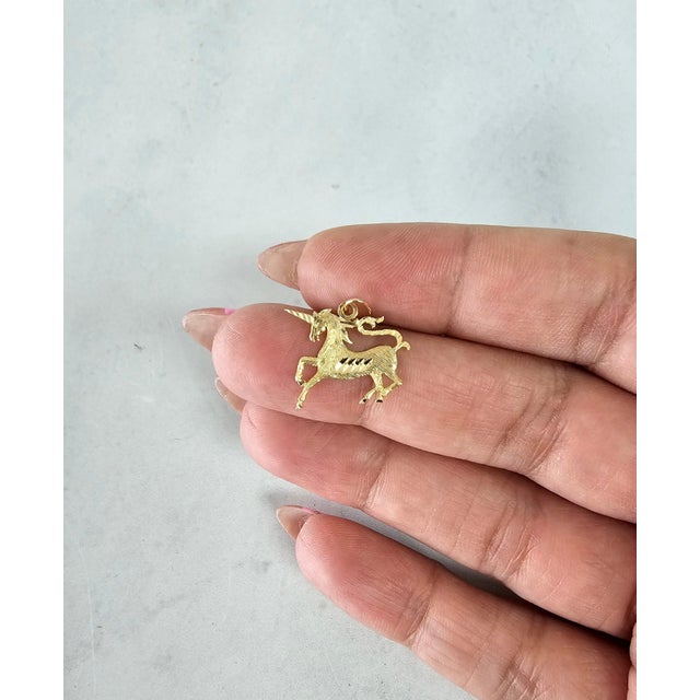 ♥ Product Summary ♥ Metal: 14k Yellow Gold Weight: < 1 gram Dimensions: 14mm x 19mm with bail