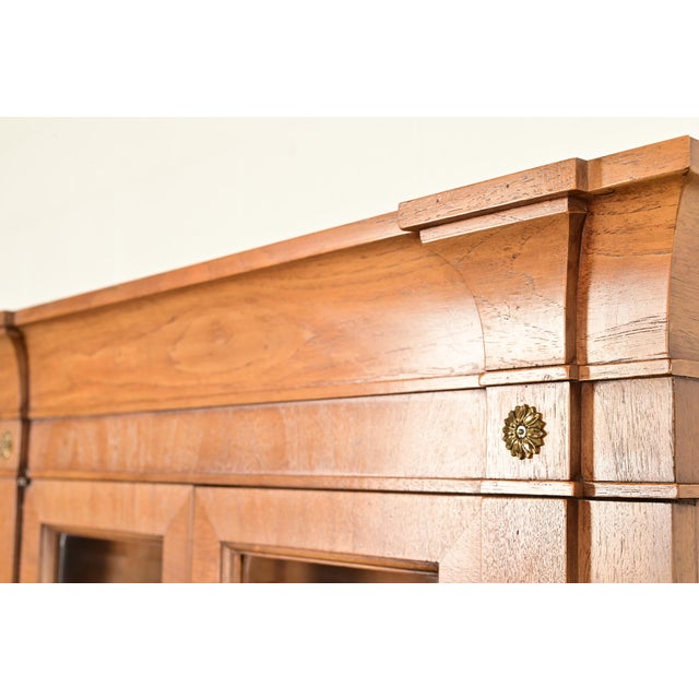 Thomasville Italian Neoclassical Carved Walnut Lighted Breakfront Bookcase Cabinet, Circa 1960s For Sale - Image 11 of 16