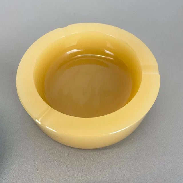 Murano Opaline Glass Ashtrays or Shell Bowls from Cenedese, 1960s, Set of 2 For Sale - Image 10 of 18