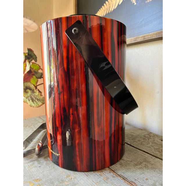 Mid-Century Modern Faux Bois Lucite “Bucket Brigade” Ice Bucket With Tongs Mid Century For Sale - Image 3 of 9
