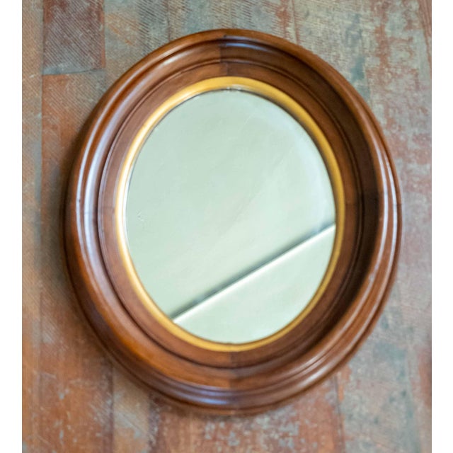 We are selling this great pair of American Victorian frames. These frames have oval solid walnut frames with gilt interior...