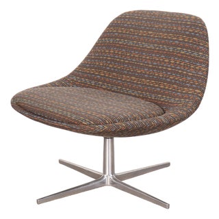 Modern Bernhardt "Chiara" Swiveling Lounge Chair For Sale