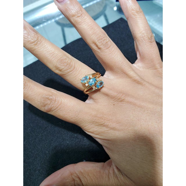 ♥ Product Summary ♥ Main Stone: Blue Topaz & Diamonds Band Material: 14k Yellow Gold Weight: 5 grams