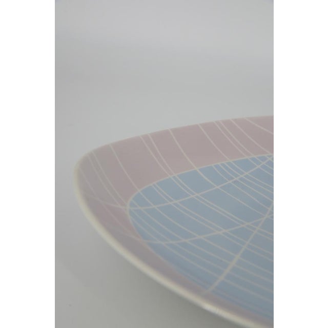 This porcelain plate from the Hawai series, was manufactured by the German Weimar Porzellan factory during the 1970s. The...