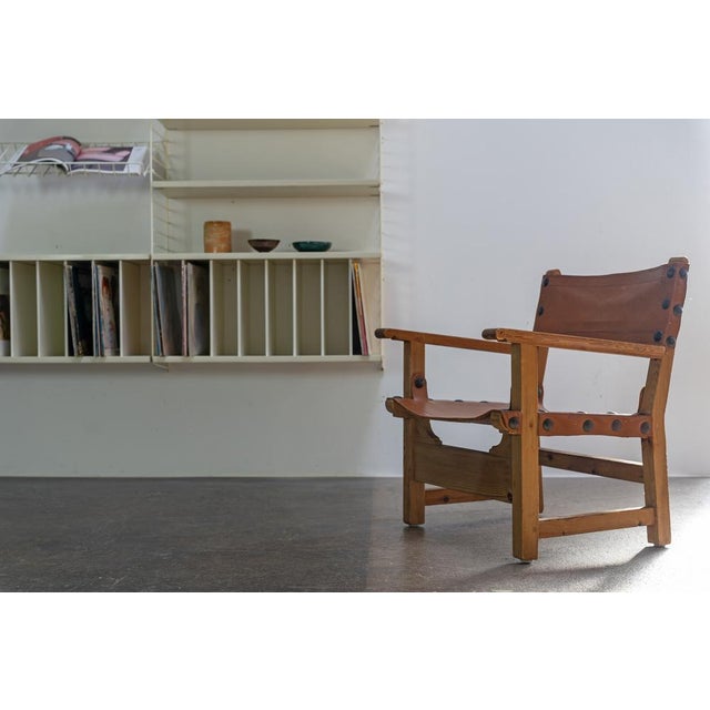 Brutalist Armchair in Pine Wood and Cognac Saddle Leather, 1960s For Sale - Image 15 of 16