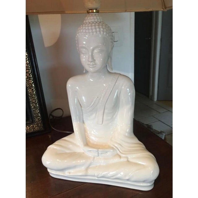 White Chinoiserie Ceramic Buddha Lamps, 1970s, Set of 2 For Sale - Image 4 of 10