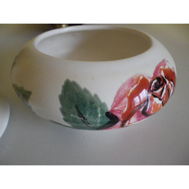 Metal Trinket Tray in Porcelain with Hand-Painted Decoration and Copper Alloy from Vallauris, 1950s, Set of 2 For Sale - Image 7 of 10