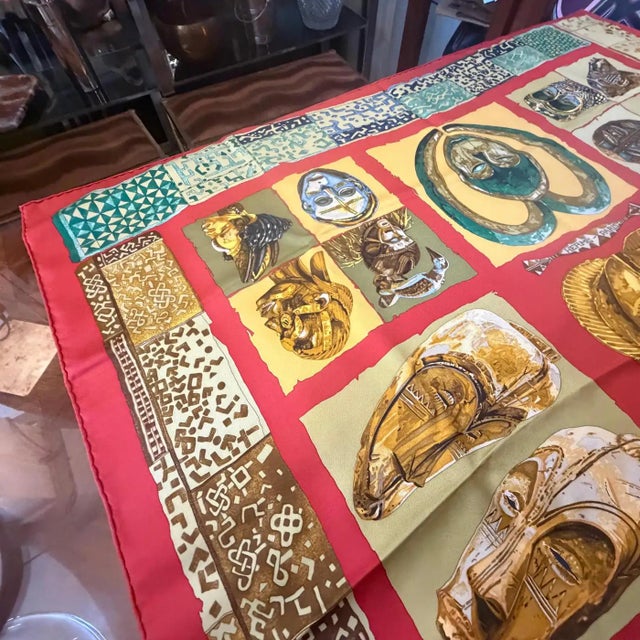 Hermès A 1982 Full Set Hermes Carrè Silk Scarf Masques Et Casques by Julia Albadie For Sale - Image 4 of 18