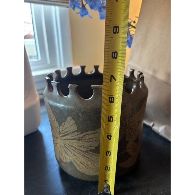 Mid-Century Modern 1960s Robert Maxwell Signed Planter. Rare Shape For Sale - Image 3 of 5