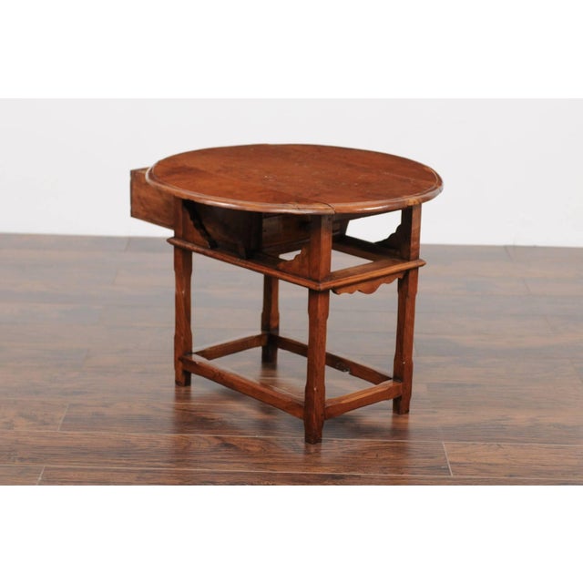 Brown Late 19th Century English Drop-Leaf Yew Wood Side Table with Single Drawer and Side Stretcher For Sale - Image 8 of 11
