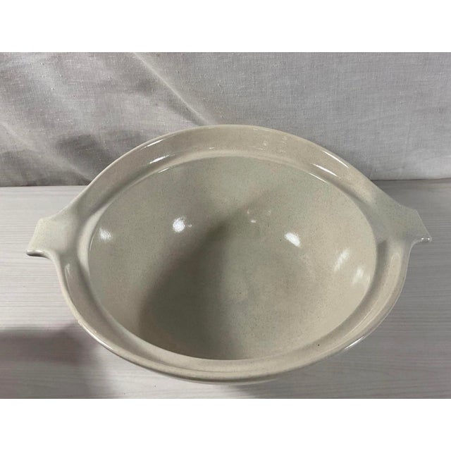 1950s Rare Ben Seibel Pfaltzgraff Country-Time Lidded Casserole Set - A Pair For Sale - Image 6 of 10