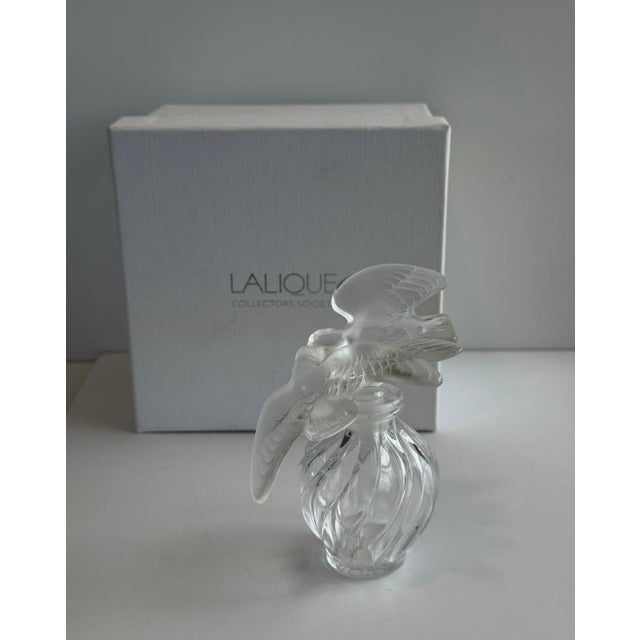 Mid-Century Modern Vintage Lalique France for Nina Ricci “L’Air Du Temps” Kissing Doves Love Birds Crystal Perfume Bottle With Box For Sale - Image 3 of 12
