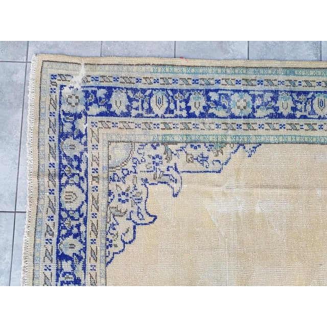 Tan 1950s Oversize Oushak Geometric Carpet For Sale - Image 8 of 10