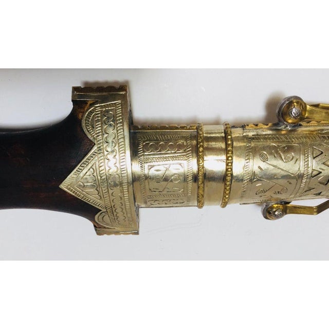 Large Moroccan Khoumaya Jambiya Dagger With Ornate Sheath, Circa 1950s For Sale In Palm Springs - Image 6 of 18
