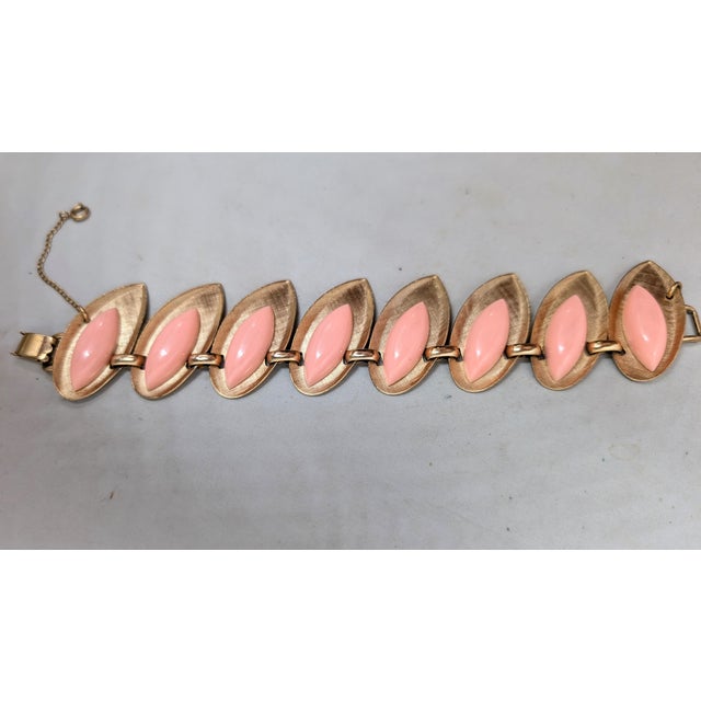 Napier Vintage 1950s Signed Napier Goldtone Pink Resin Bracelet For Sale - Image 4 of 8