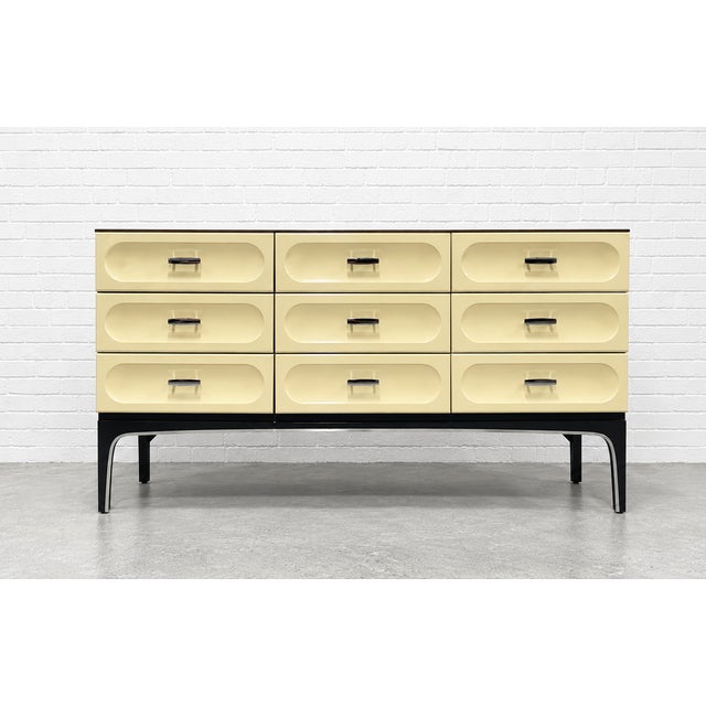 Wood Mid Century Modern Plastic + Rosewood Credenza / Long Dresser by Vallieres, C. 1960's For Sale - Image 7 of 13