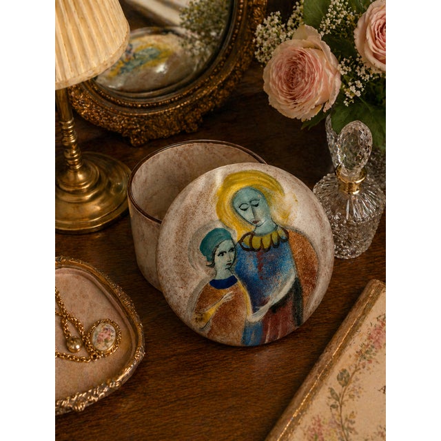Exceptional and rare Polia Pillin California Pottery lidded bowl / trinket dish dating to the 1960s, showcasing the...