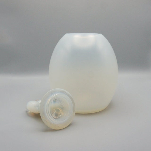 Tourterellès Opalescent Glass Vase by René Lalique, 1920s For Sale - Image 4 of 7